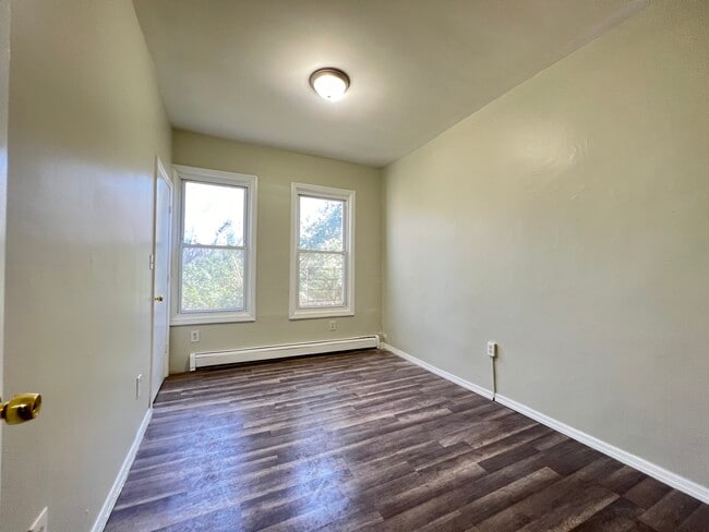 Unit 1L - 666 Grove St