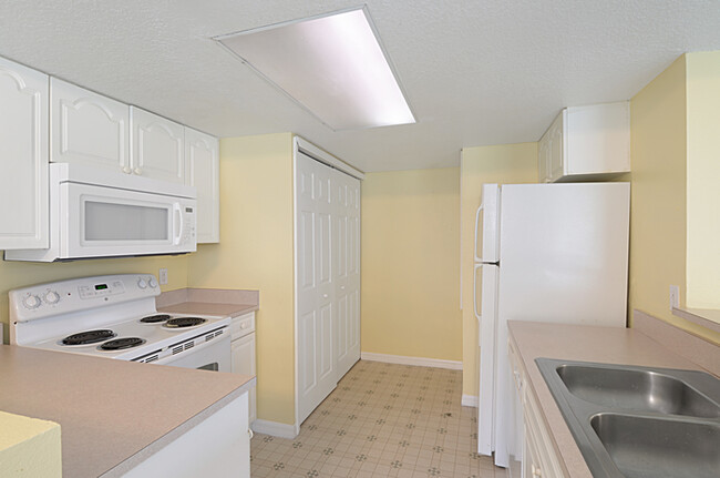 Foto del edificio - Townhome for rent in Bimini Bay