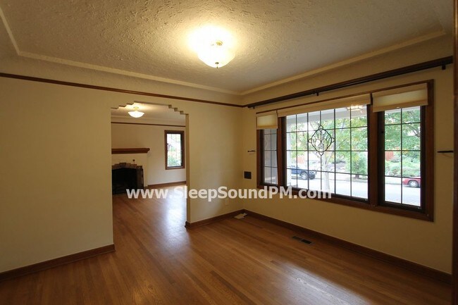 Foto del edificio - 3404 NE 30th Ave