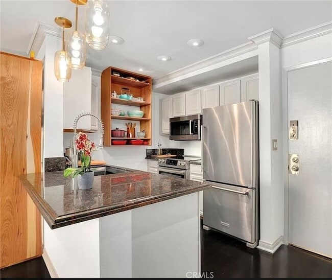 Foto del edificio - 750 Kings Rd