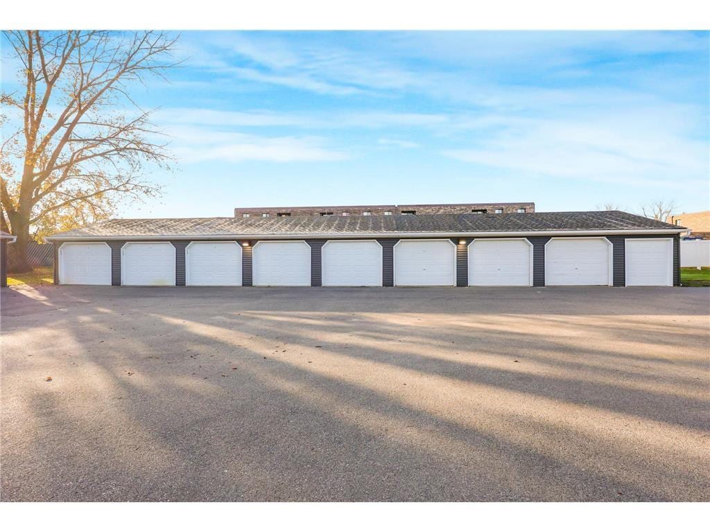 Building Photo - 490 3rd St S