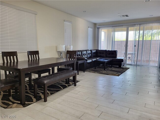 Foto del edificio - 6945 Cuddy Falls Pl