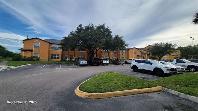 Foto del edificio - 5785 Gatlin Ave