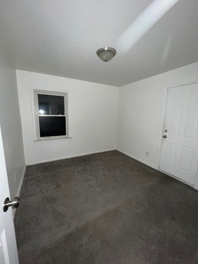 Foto principal - 6531 Stahelin Ave