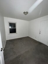 Building Photo - 6531 Stahelin Ave