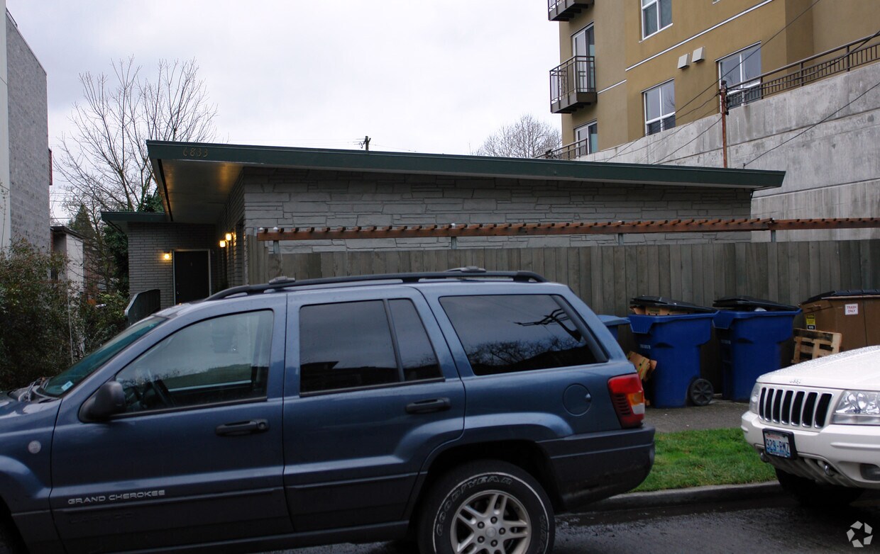 Foto del edificio - 6833 Oswego Pl NE