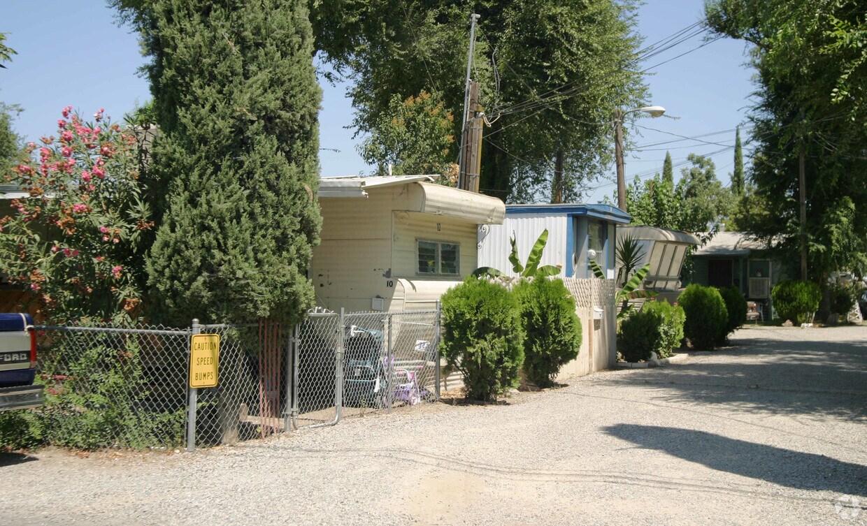 Primary Photo - Robindale Trailer Park