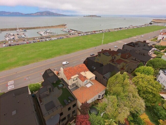 Foto del edificio - *Coming Soon* Marina Blvd - 7 Bedroom + Ga...