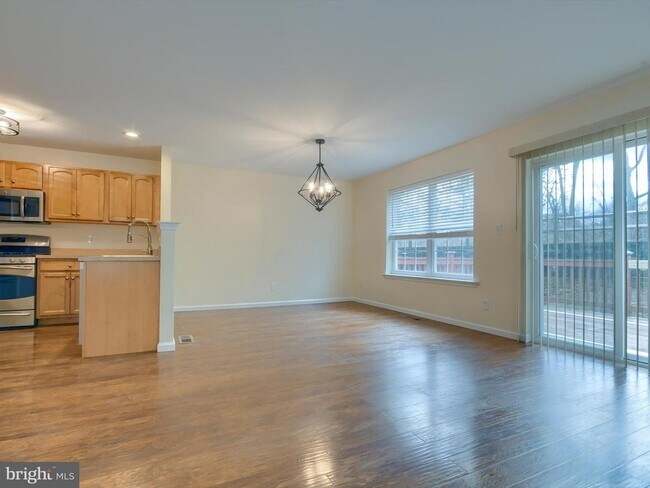 Building Photo - 931 Avondale Dr