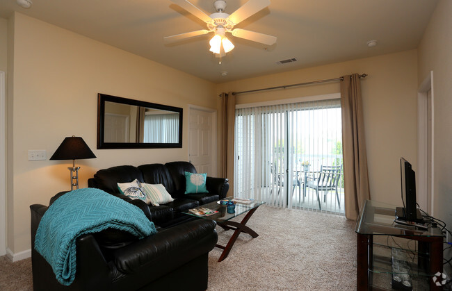 Living Area - North 38 Student Housing