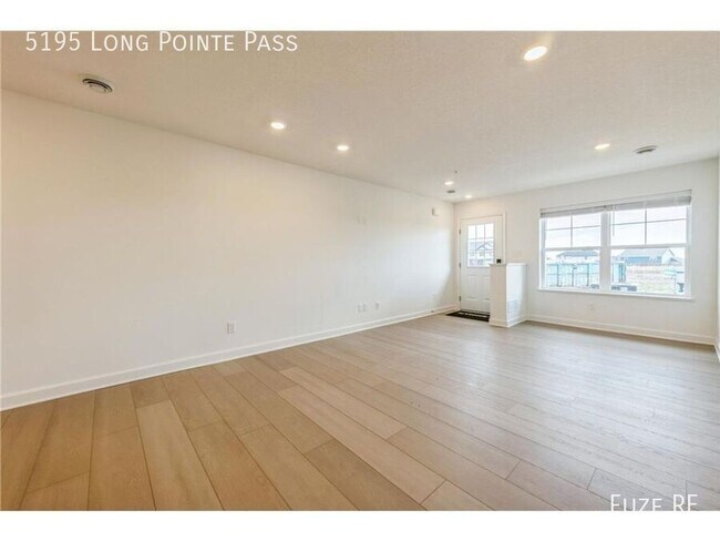 Foto del edificio - 5195 Long Pointe Pass