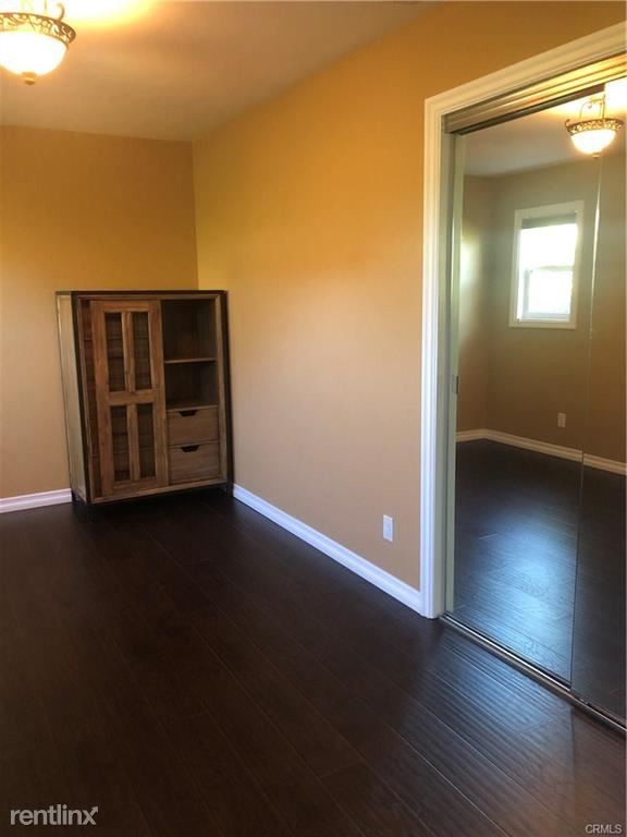 Building Photo - 3 br, 2 bath House - 958 Carnation Ave