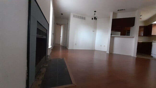 Building Photo - 1600 Pecan Chase Cir