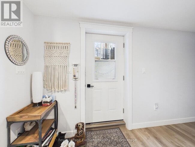 Building Photo - 966 Charles St