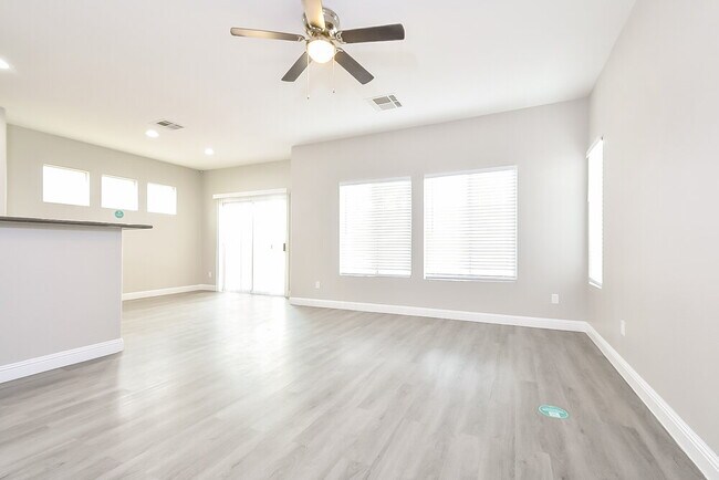 Foto del edificio - 6347 Blushing Willow St