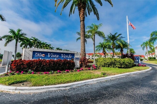 Building Photo - 6073 Bahia Del Mar Blvd S