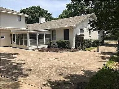 Building Photo - 210 Murray Ln