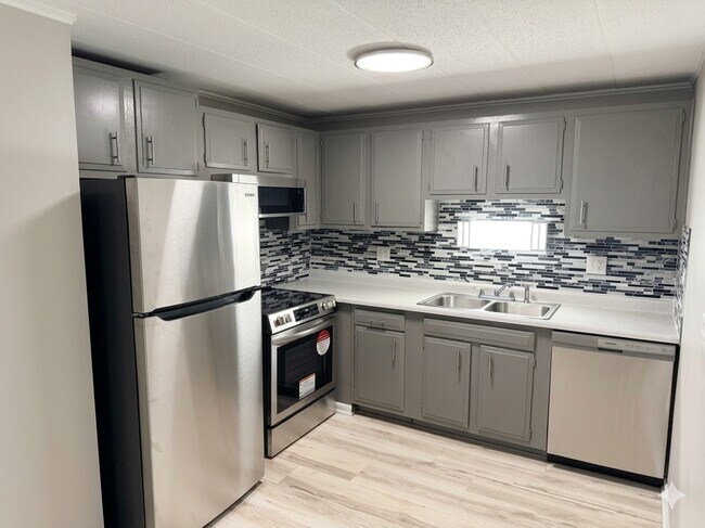 Foto del edificio - 1104 Mercury Dr