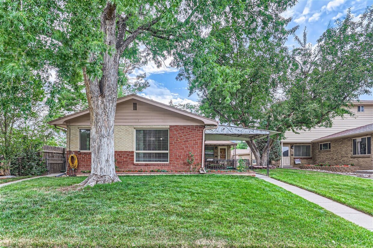 Primary Photo - Duplex in Walking Distance to DU!