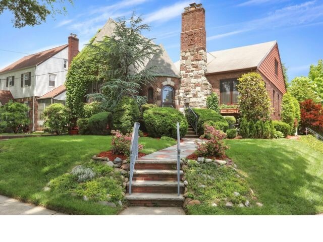 Primary Photo - 3 Oak St