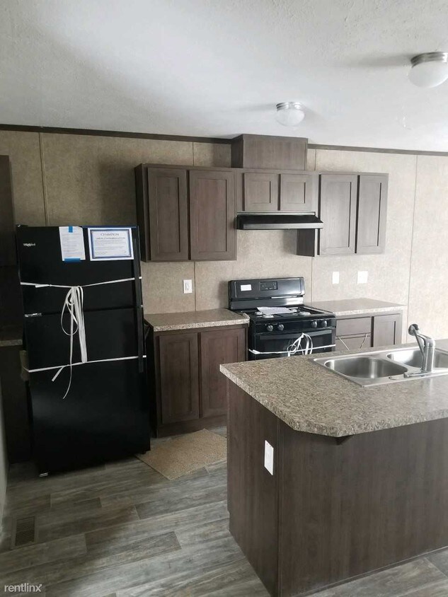 Primary Photo - 3 br, 2 bath Mobile Home - 150 Pinewood Est