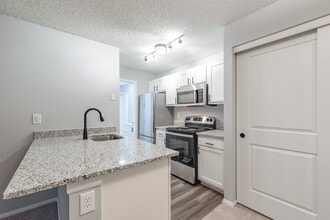 Building Photo - Kilborough Apartments