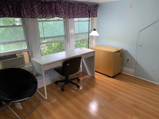 Photo - 746 Broughton St Apartment