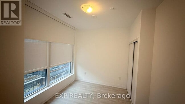 Building Photo - 15 Richardson St