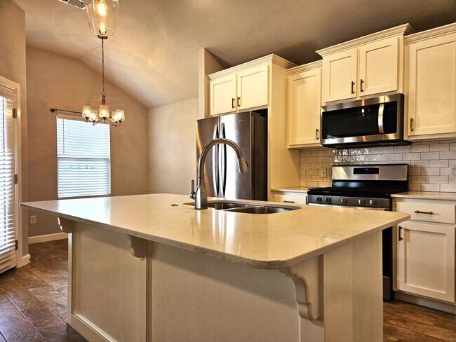 Building Photo - Come and take a look at this beautiful, we...