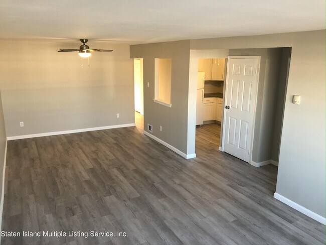 Foto del edificio - 162 Jules Dr