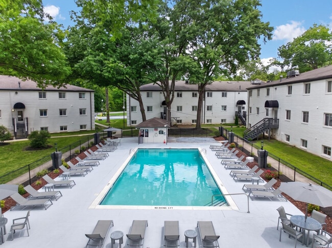 Building Photo - Indigo at the Park