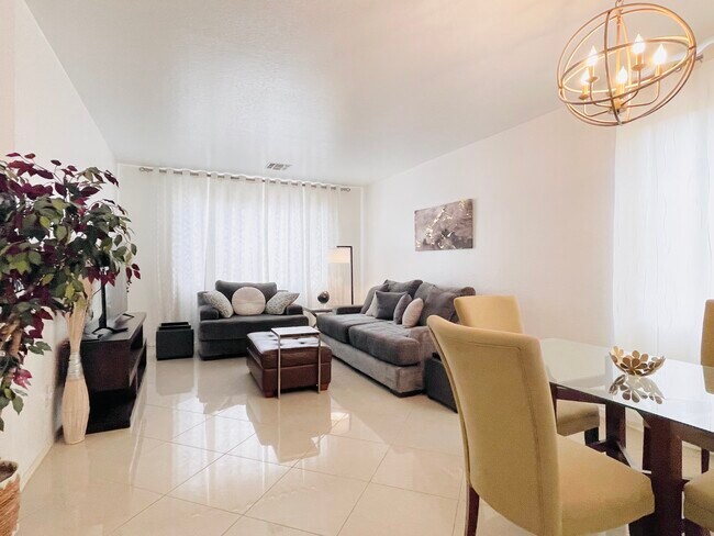 Foto del edificio - 6846 S 26th Pl