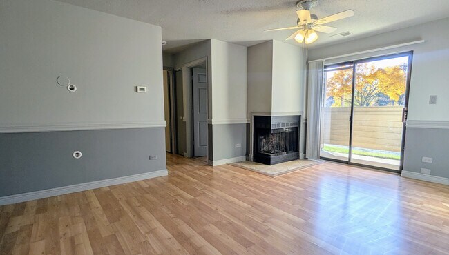 Foto del edificio - 1965 N Hicks Rd