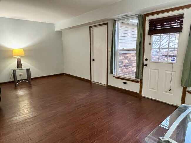 Foto del edificio - 2611 E Martha Pl