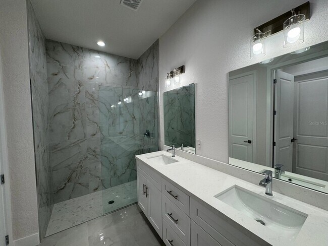 Foto del edificio - 2145 Redmond St