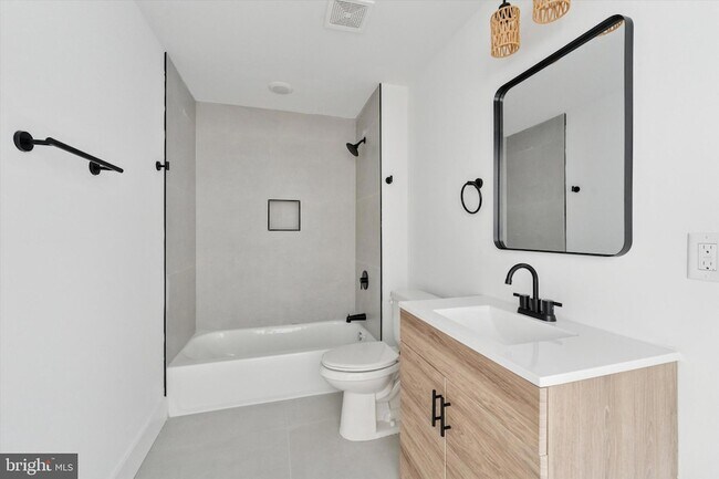 Foto del edificio - 2520 N Front St