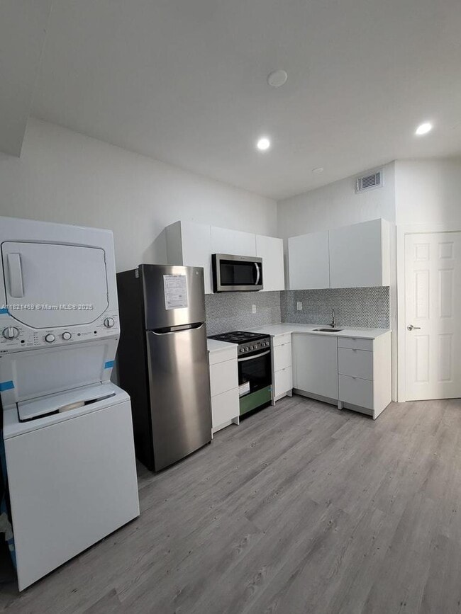Foto del edificio - 734 SW 4th St