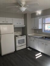 Building Photo - 104 Santeelah St