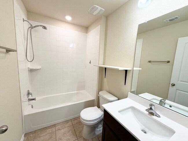 Building Photo - 829 Ibis Falls Loop