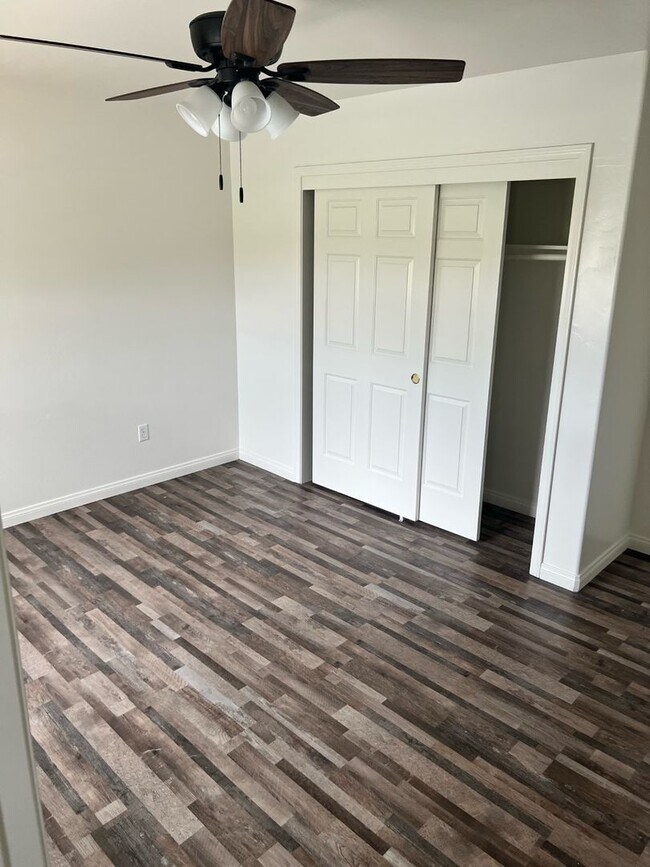 Building Photo - Eastside Bakersfield House