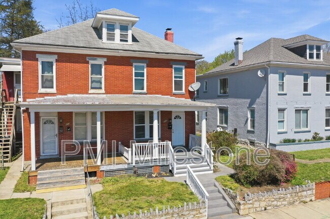 Building Photo - 805 Mulberry Ave