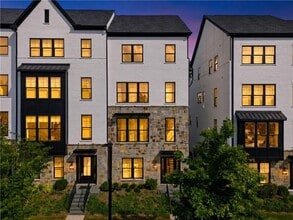 Building Photo - 2042 Juliette Ave