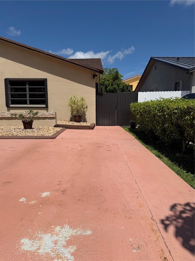 Foto del edificio - 10903 SW 146th Ct