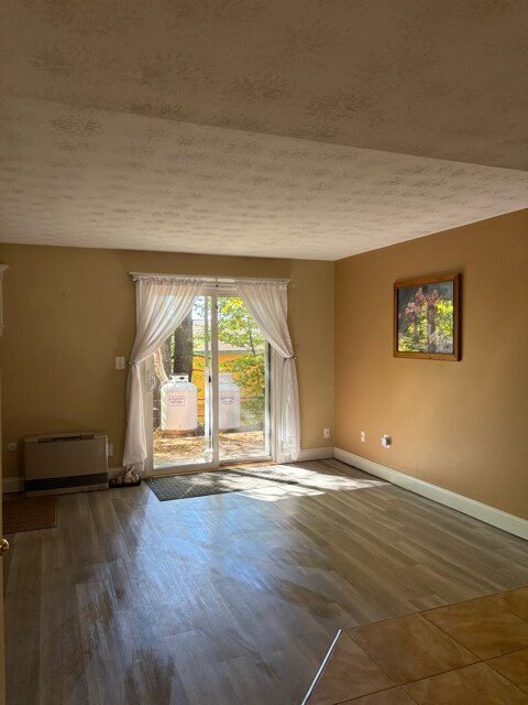 Living Area - 526 East Ave