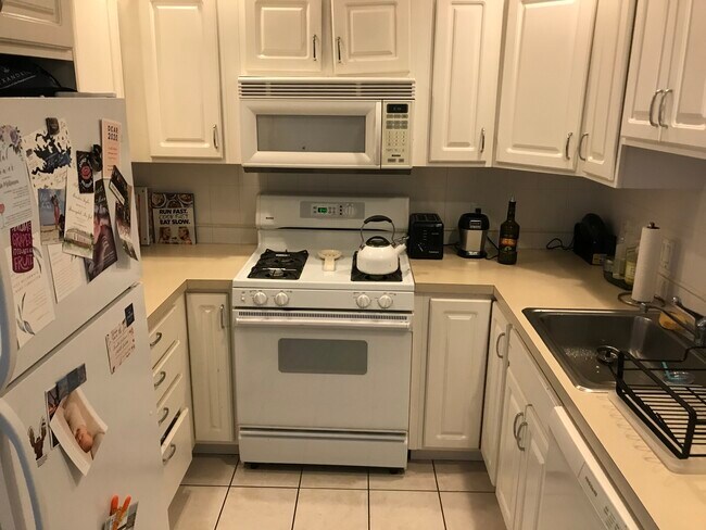 Building Photo - 111 W 8th St