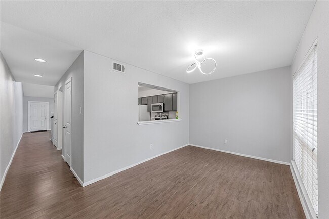Foto del edificio - 6738 Eastridge Dr