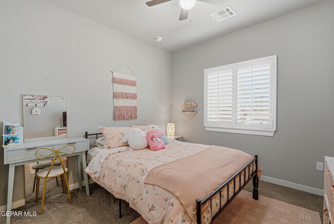 Building Photo - 334 Dursley St