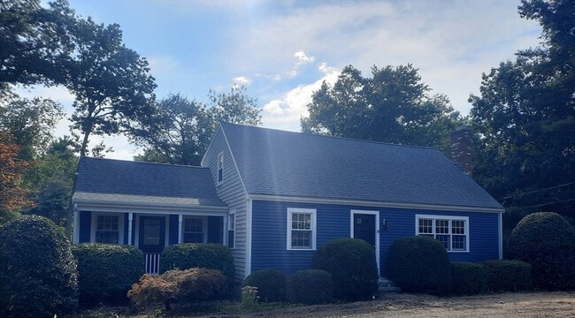 Building Photo - 19 Pelham St