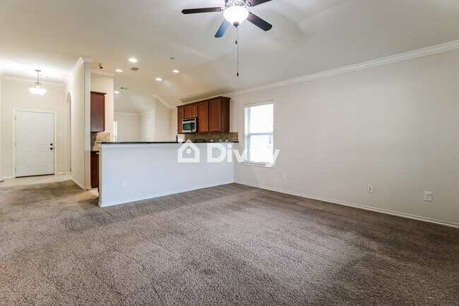 Building Photo - 1630 York Creek Dr