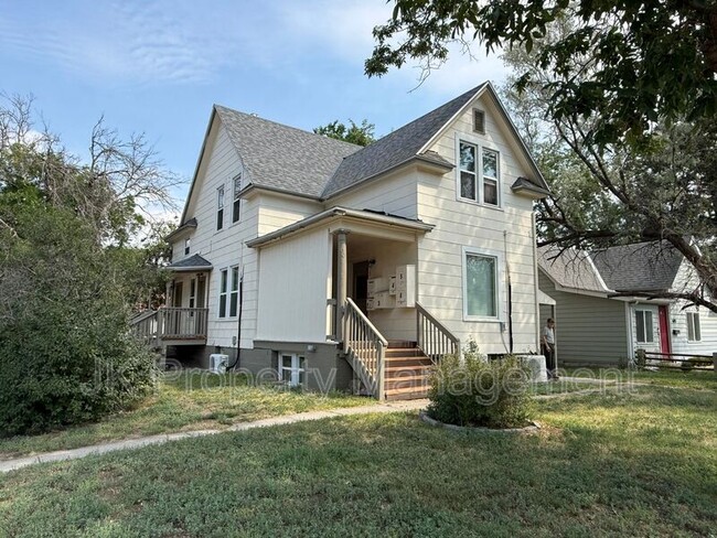 Building Photo - 601 5th Ave S